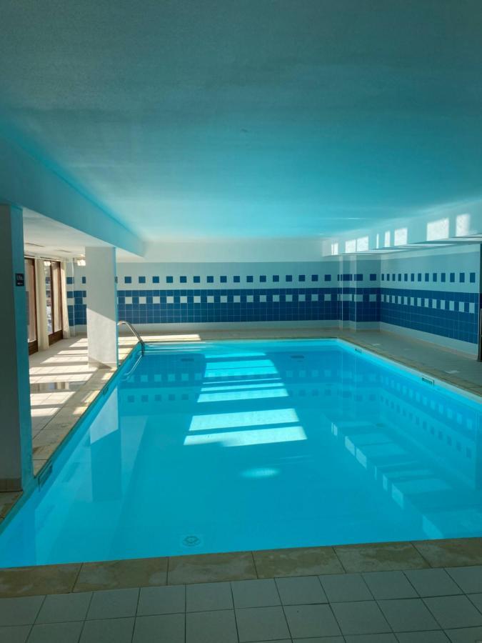 Appartement 6 places aux pieds des pistes avec piscine, wifi et parking privé PMR Orcières Esterno foto
