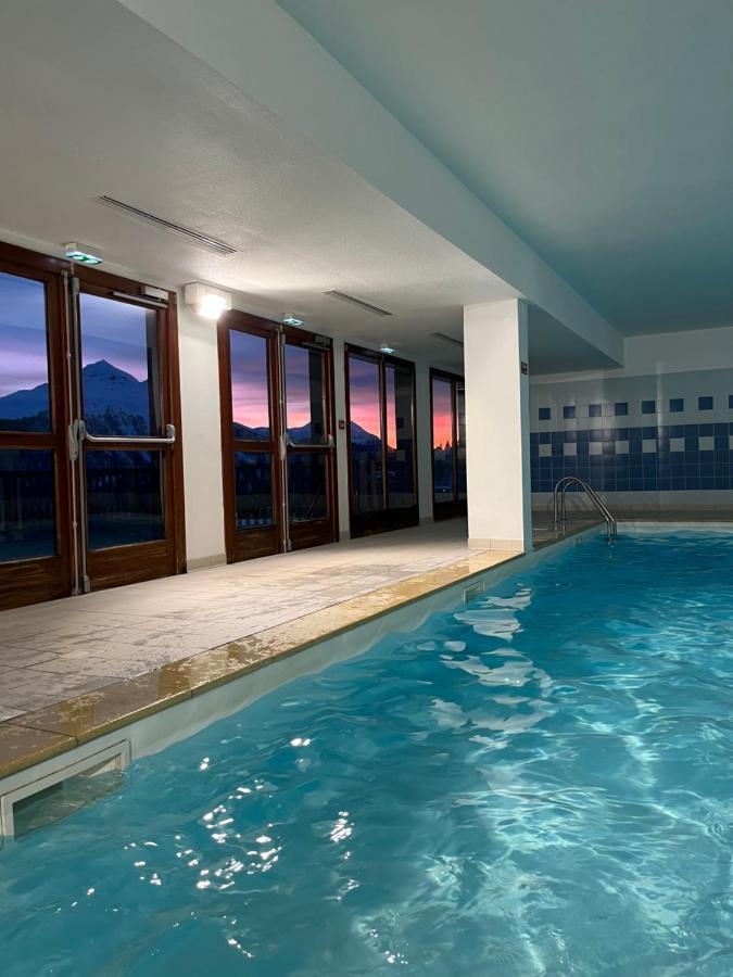 Appartement 6 places aux pieds des pistes avec piscine, wifi et parking privé PMR Orcières Esterno foto