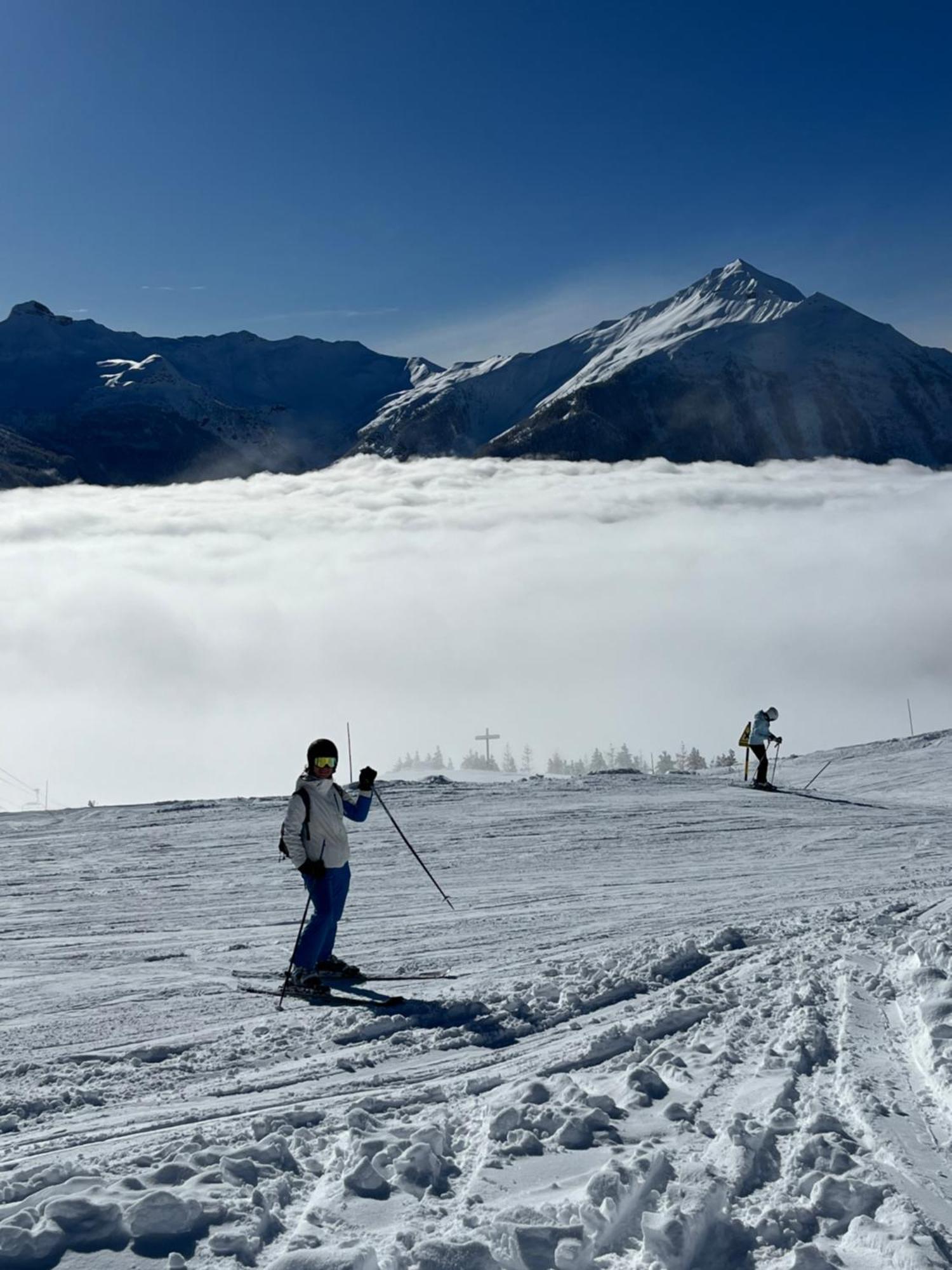 Appartement 6 places aux pieds des pistes avec piscine, wifi et parking privé PMR Orcières Esterno foto