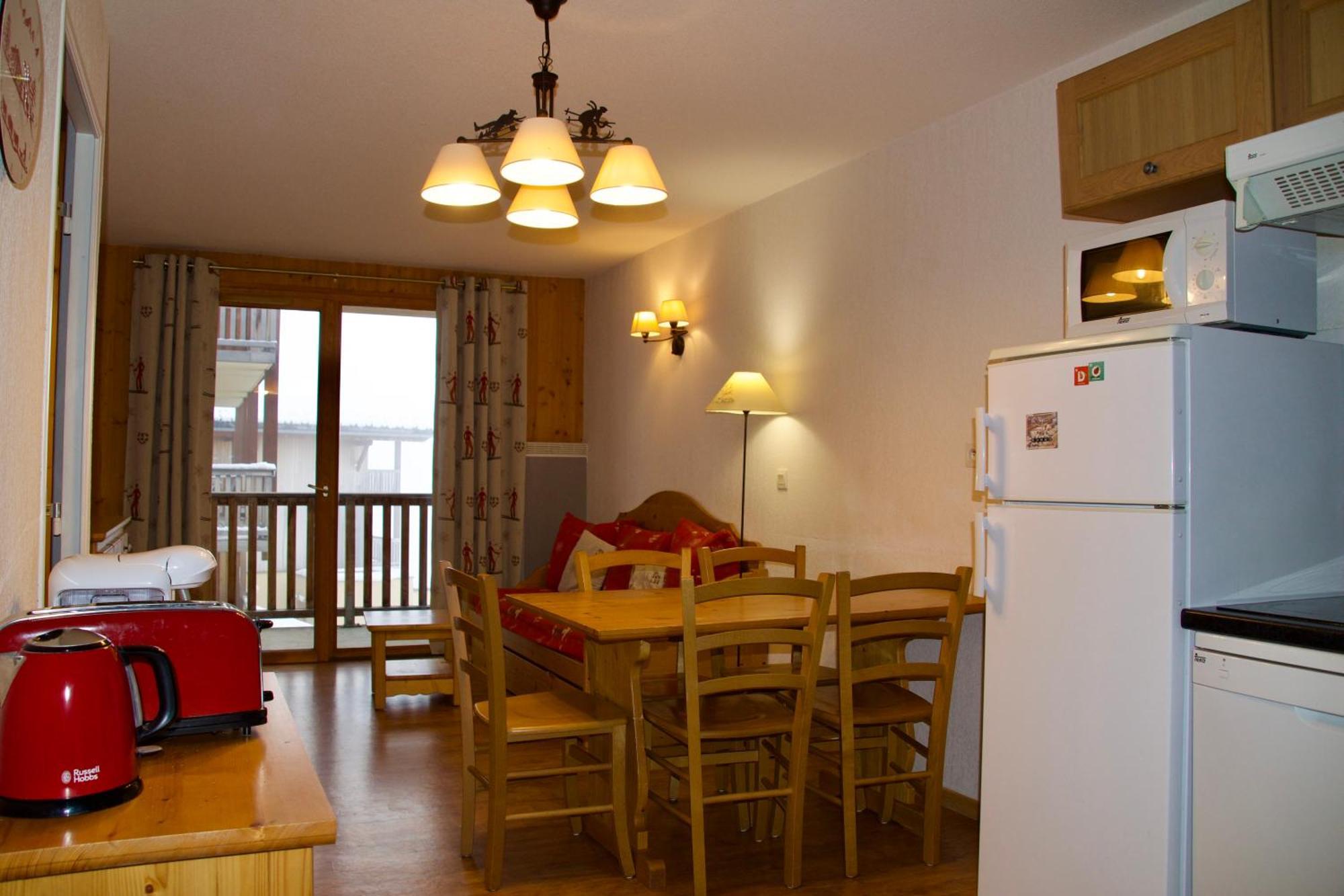 Appartement 6 places aux pieds des pistes avec piscine, wifi et parking privé PMR Orcières Esterno foto