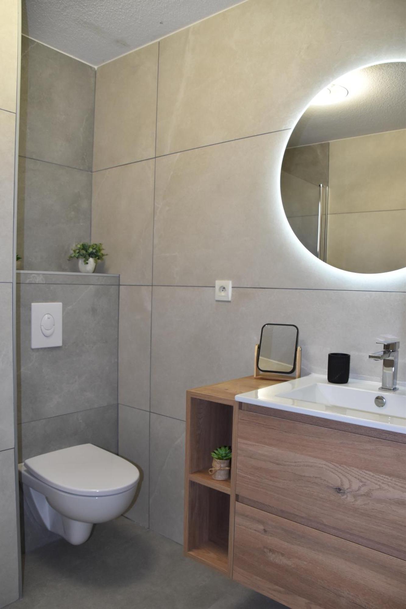 Appartement 6 places aux pieds des pistes avec piscine, wifi et parking privé PMR Orcières Esterno foto