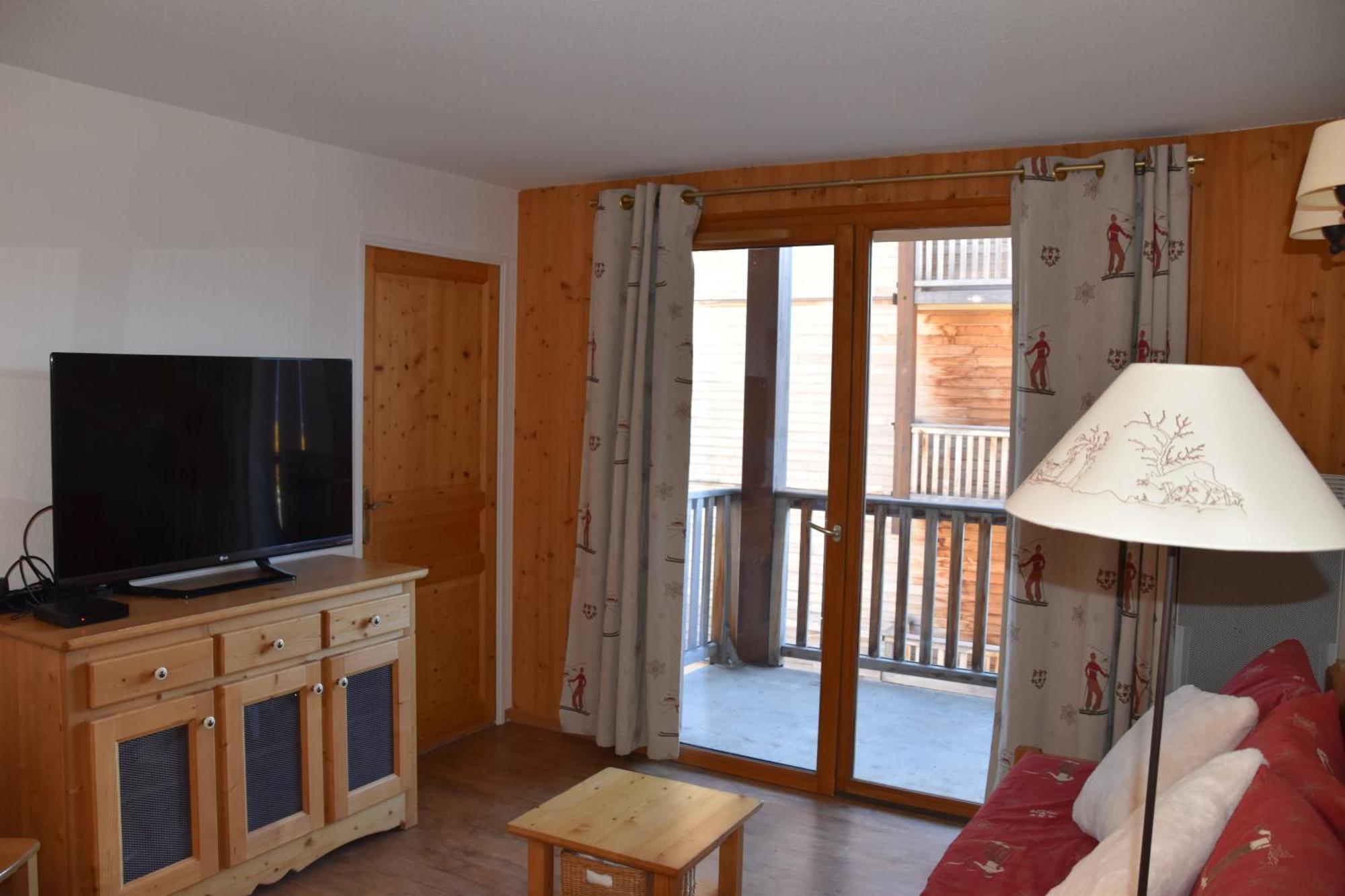 Appartement 6 places aux pieds des pistes avec piscine, wifi et parking privé PMR Orcières Esterno foto